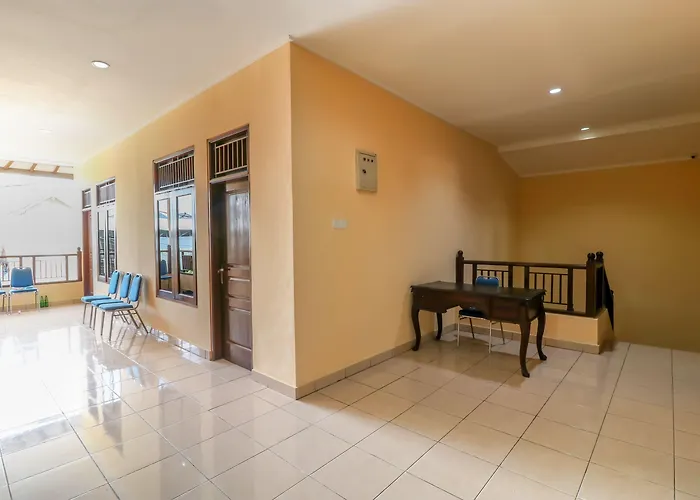 Hotel Oyo 2280 Guntur Ii